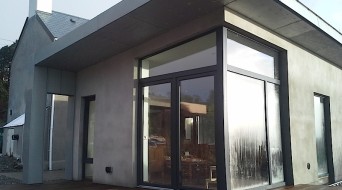 Innovative Extension with sliding doors