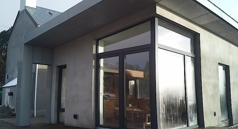 Innovative Extension with sliding doors